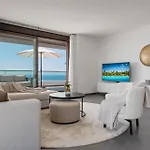 Vivi Homes - Casa Skye Pool, Terrace & Sea View
