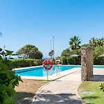 アパート Vivi Homes - Casa Skye Pool, Terrace & Sea View