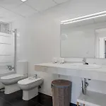アパート Vivi Homes - Casa Skye Pool, Terrace & Sea View