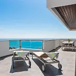 アパート Vivi Homes - Casa Skye Pool, Terrace & Sea View *