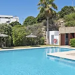 Vivi Homes - Casa Skye Pool, Terrace & Sea View アパート エステポナ