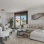 Vivi Homes - Casa Skye Pool, Terrace & Sea View アパート *