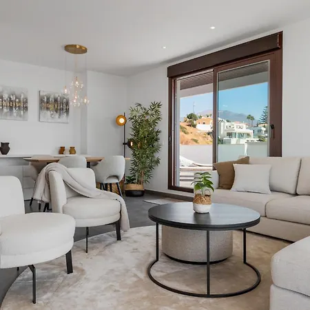 Lejlighed Vivi Homes - Casa Skye Pool, Terrace & Sea View *