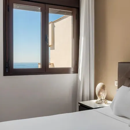 Vivi Homes - Casa Skye Pool, Terrace & Sea View Lejlighed *