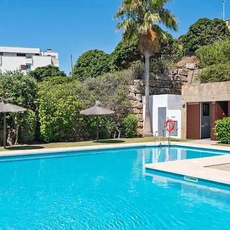 Vivi Homes - Casa Skye Pool, Terrace & Sea View エステポナ