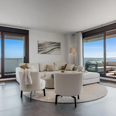 Vivi Homes - Casa Skye Pool, Terrace & Sea View Estepona