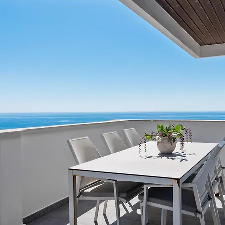 Lejlighed Vivi Homes - Casa Skye Pool, Terrace & Sea View
