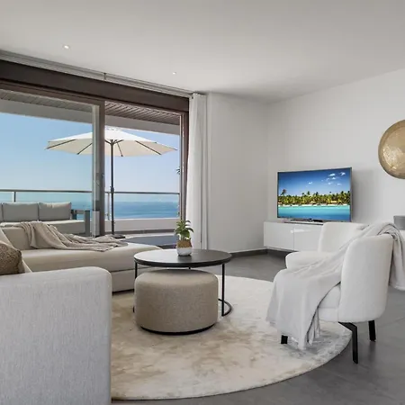 Vivi Homes - Casa Skye Pool, Terrace & Sea View * Estepona