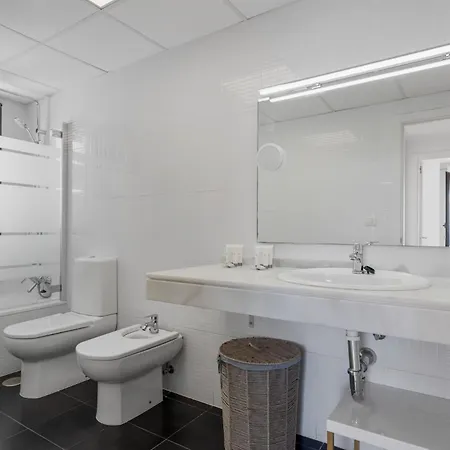 Apartment Vivi Homes - Casa Skye Pool, Terrace & Sea View *