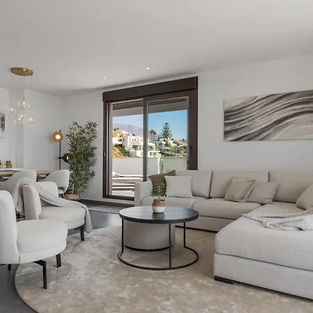 Vivi Homes - Casa Skye Pool, Terrace & Sea View Lejlighed *